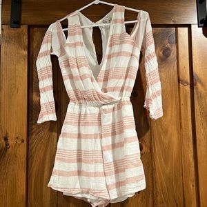 Long sleeve rompers light pink and white open shoulder